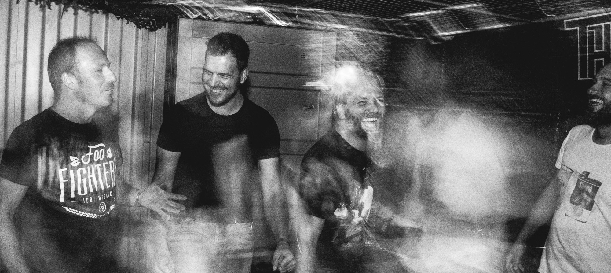 Lukazz backstage in zwart-wit
